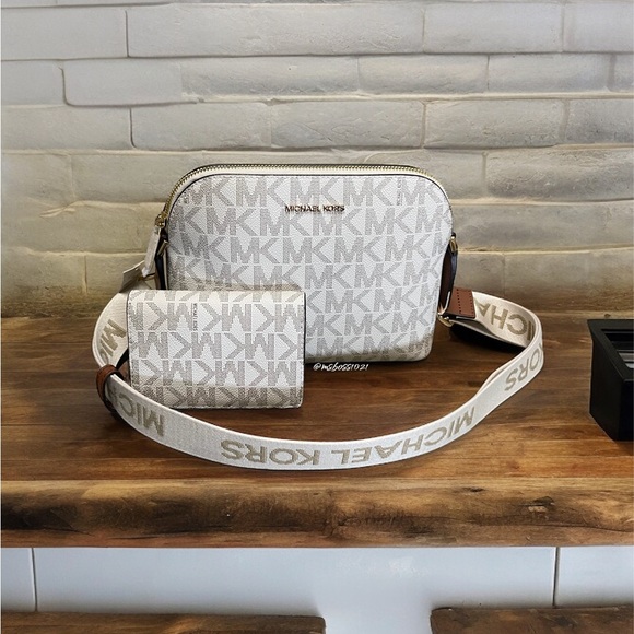 Michael Kors Cindy Large Dome Crossbody + Wallet in Van/Luggage NWT - Picture 2 of 5